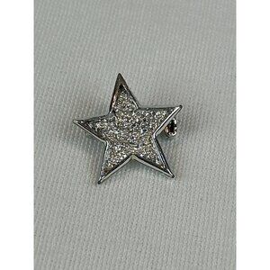 Vintage Star Shaped Silver Tone Brooch Pin Badge Textured Flare